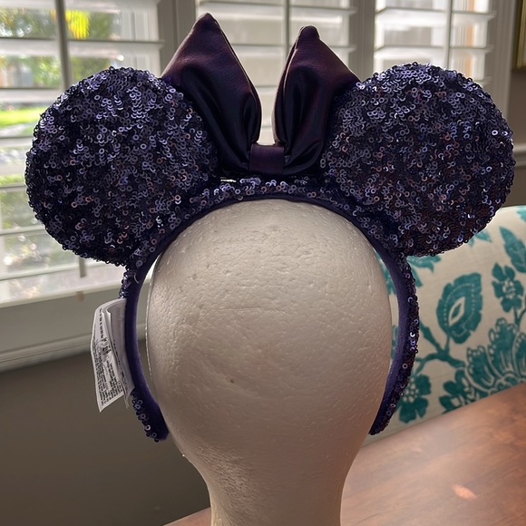 Disney Parks purple sequin Minnie mouse Ear band never worn - Picture 6 of 15